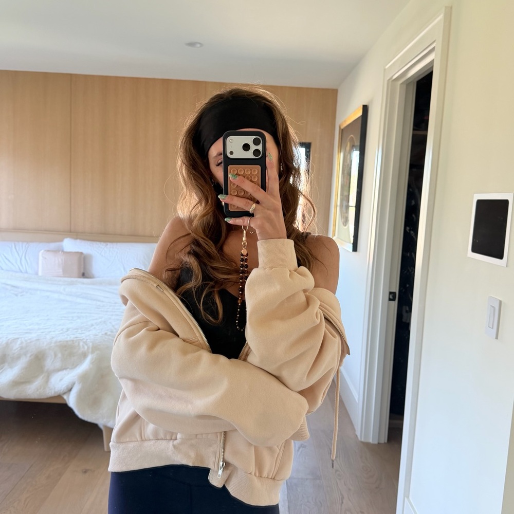 Cream zip up